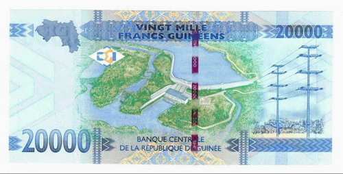 “太阳成集团tyc7111cc”湖南一高校湖内捞出2000斤鱼办全鱼宴师生免费吃(图4) 太阳成集团tyc7111cc