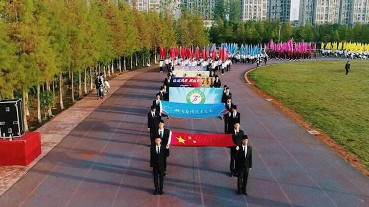 “太阳成集团tyc7111cc”韩网热议Kkoma离队:他就是SKT的传说(图1) 太阳成集团tyc7111cc